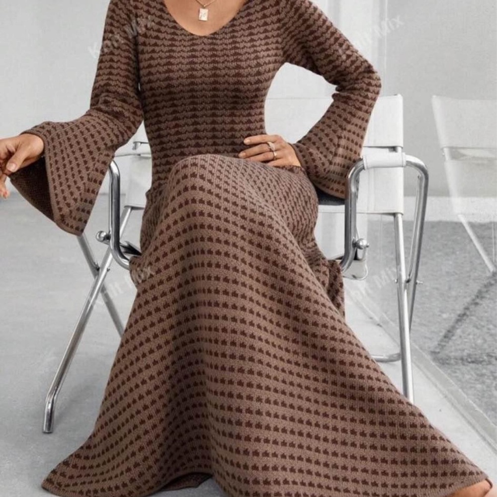 Elegant Brown Knit Maxi Dress